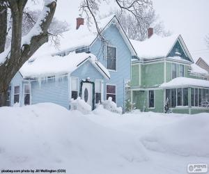 пазл Два дома, снег covered